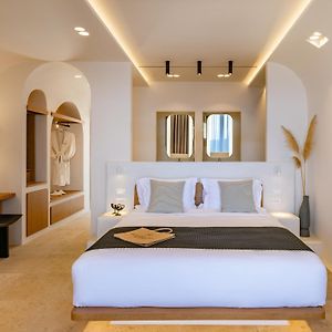 Santo Mine Oia Suites
